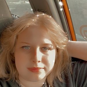 Meet your Posher, Briana